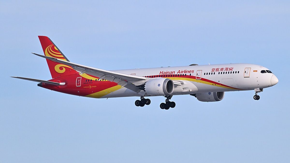A Hainan Airlines Boeing 787-9 airliner on final approach.