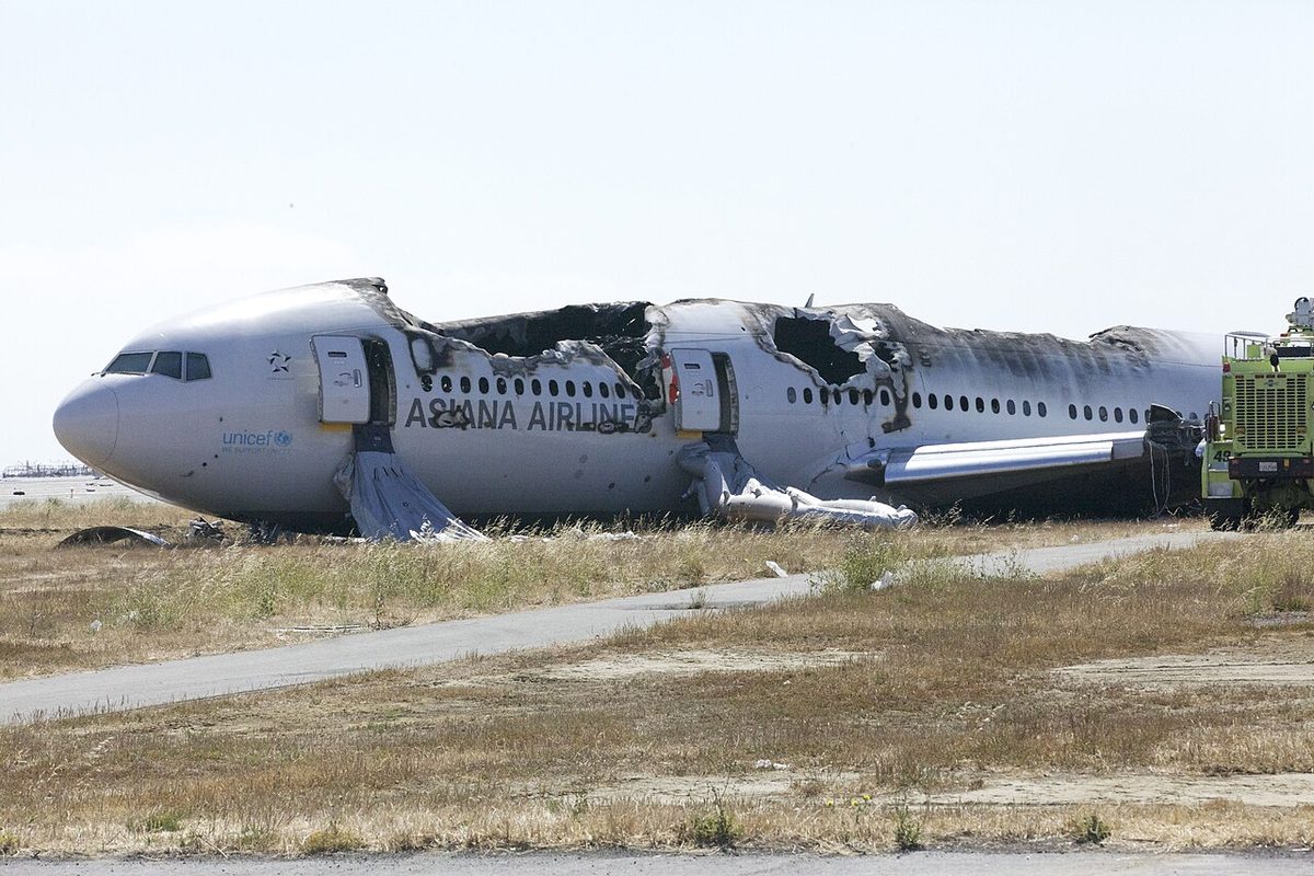 The wrecked fuselage of Asiana Airlines Flight 214 at San Francisco International Airport, photographed by the NTSB.