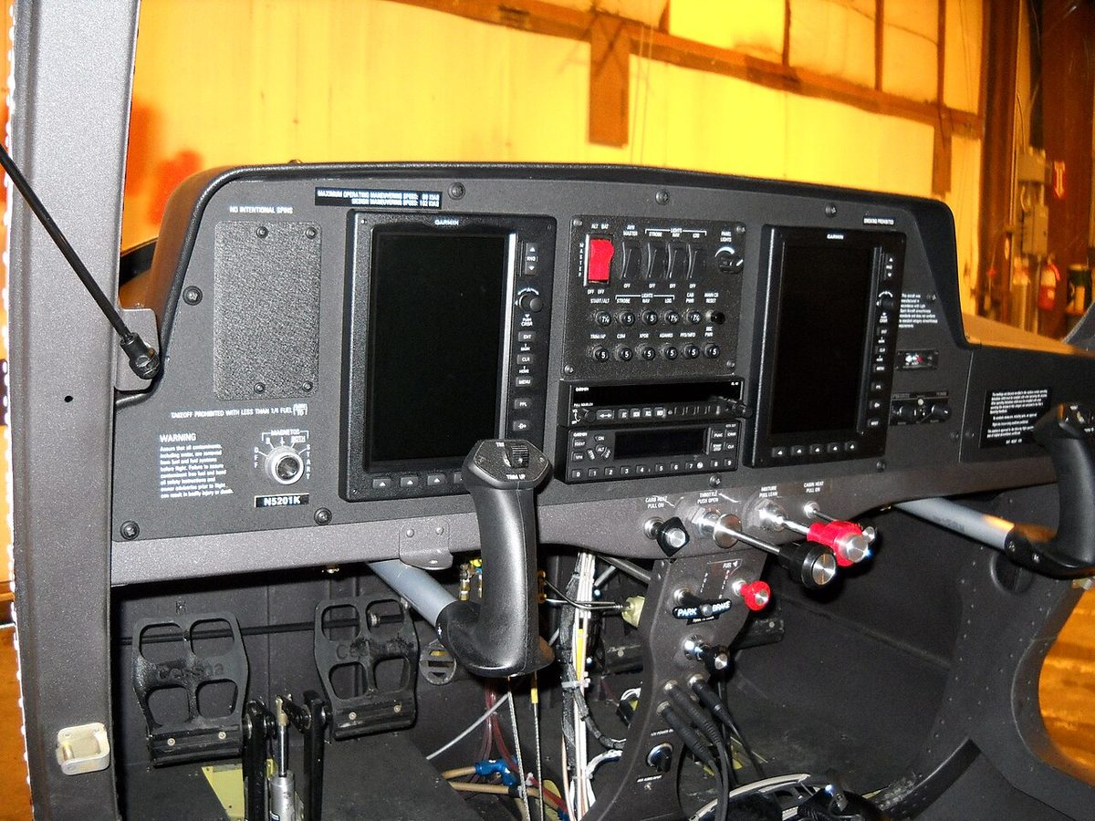 The instrument panel of a Cessna 162 Skycatcher light aeroplane.